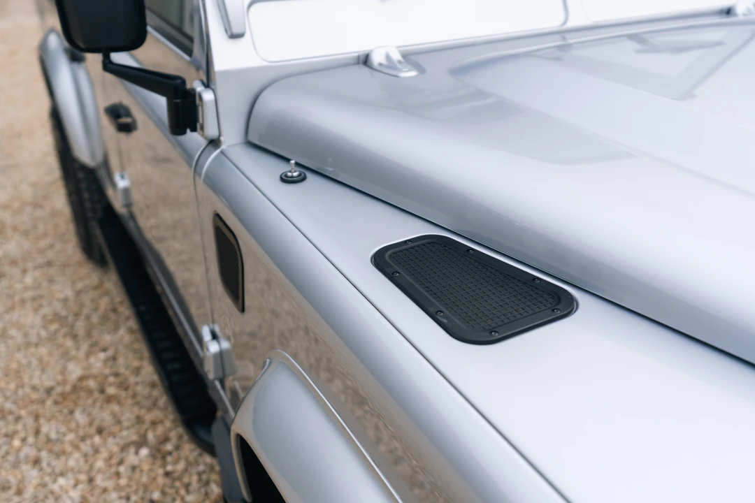 2013 Land Rover Defender 110 - Image 11 of 31