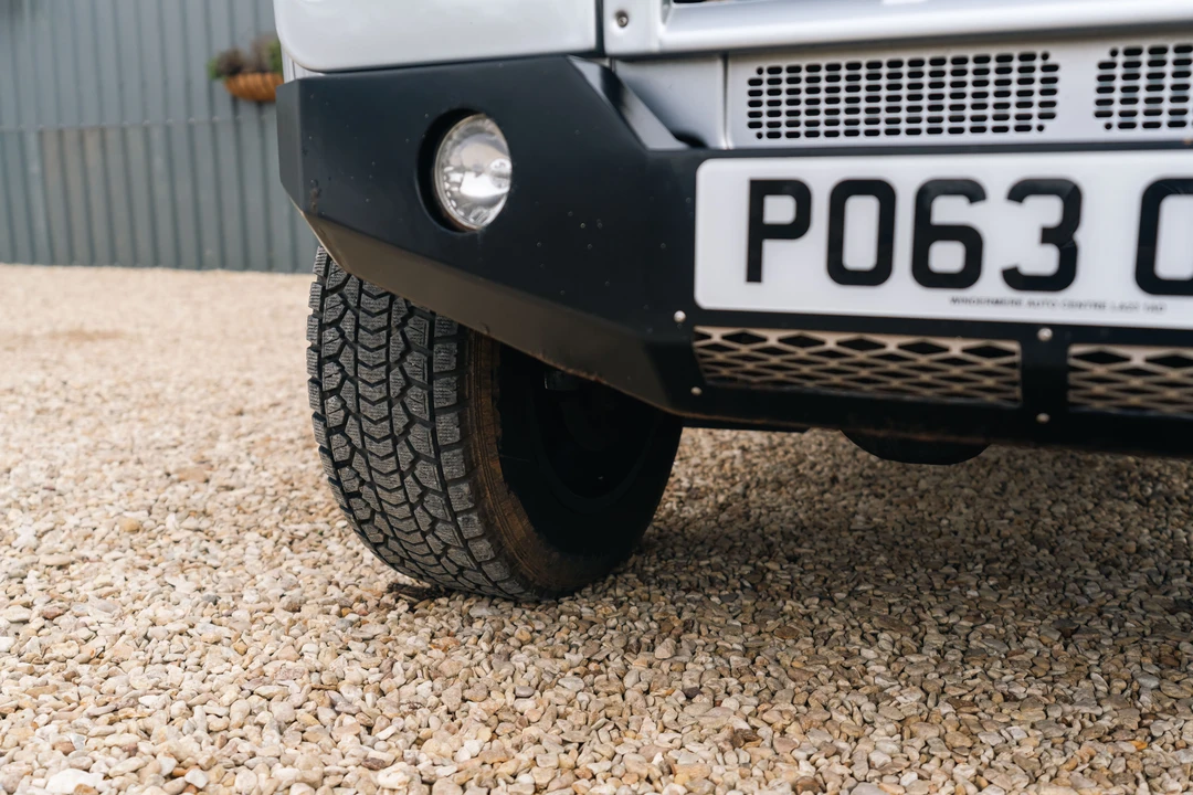 2013 Land Rover Defender 110 - Image 19 of 31