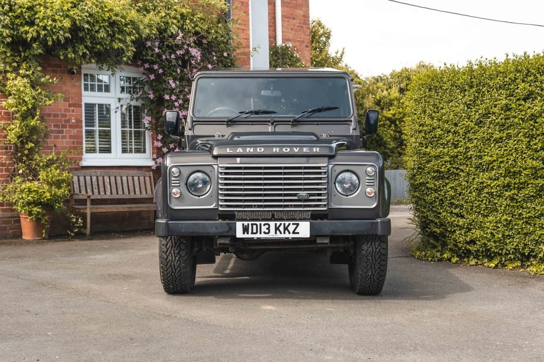 2013 Land Rover Defender 110 - Image 16 of 30