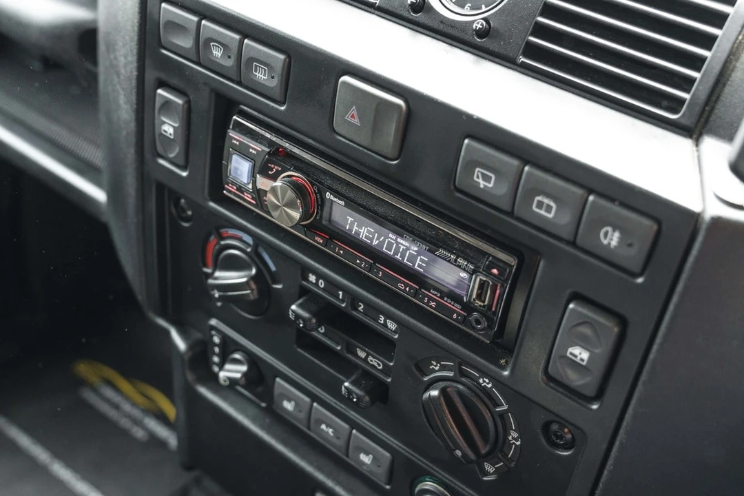 2013 Land Rover Defender 110 - Image 28 of 30