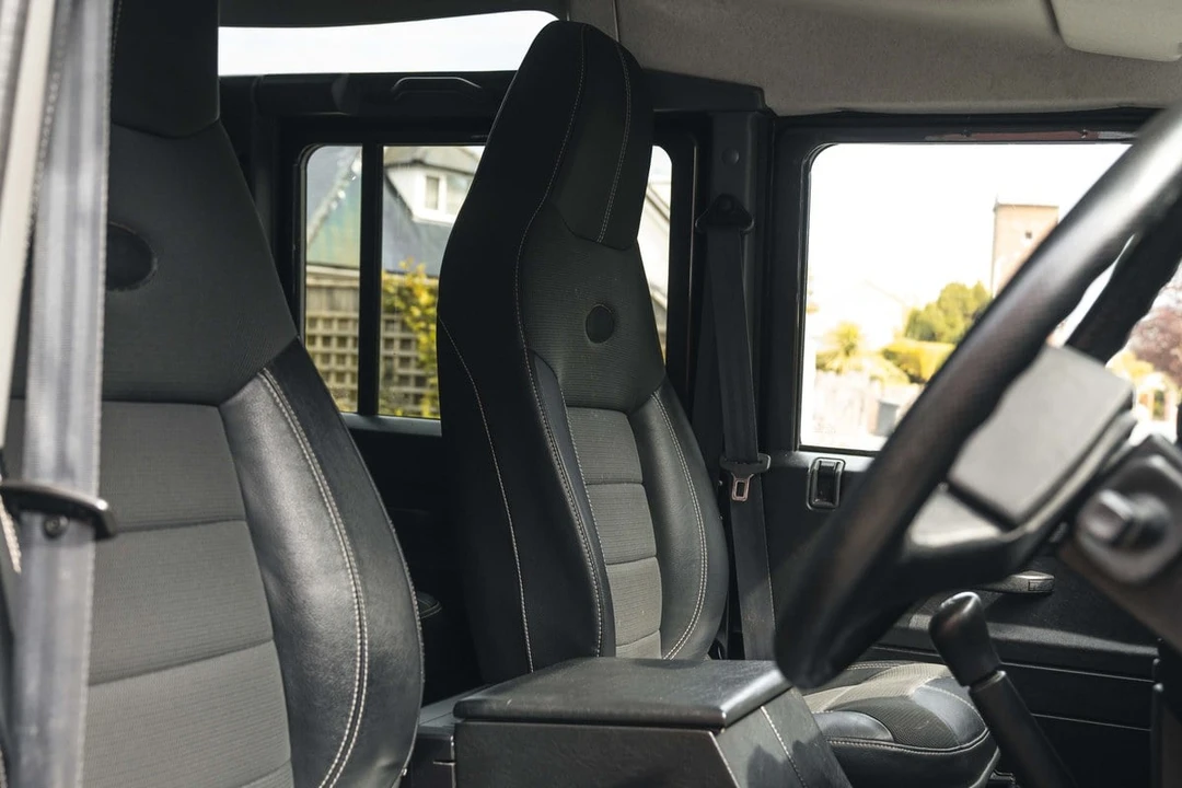 2013 Land Rover Defender 110 - Image 5 of 30