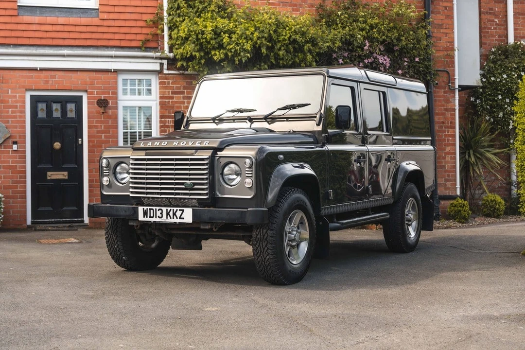 2013 Land Rover Defender 110 - Image 14 of 30