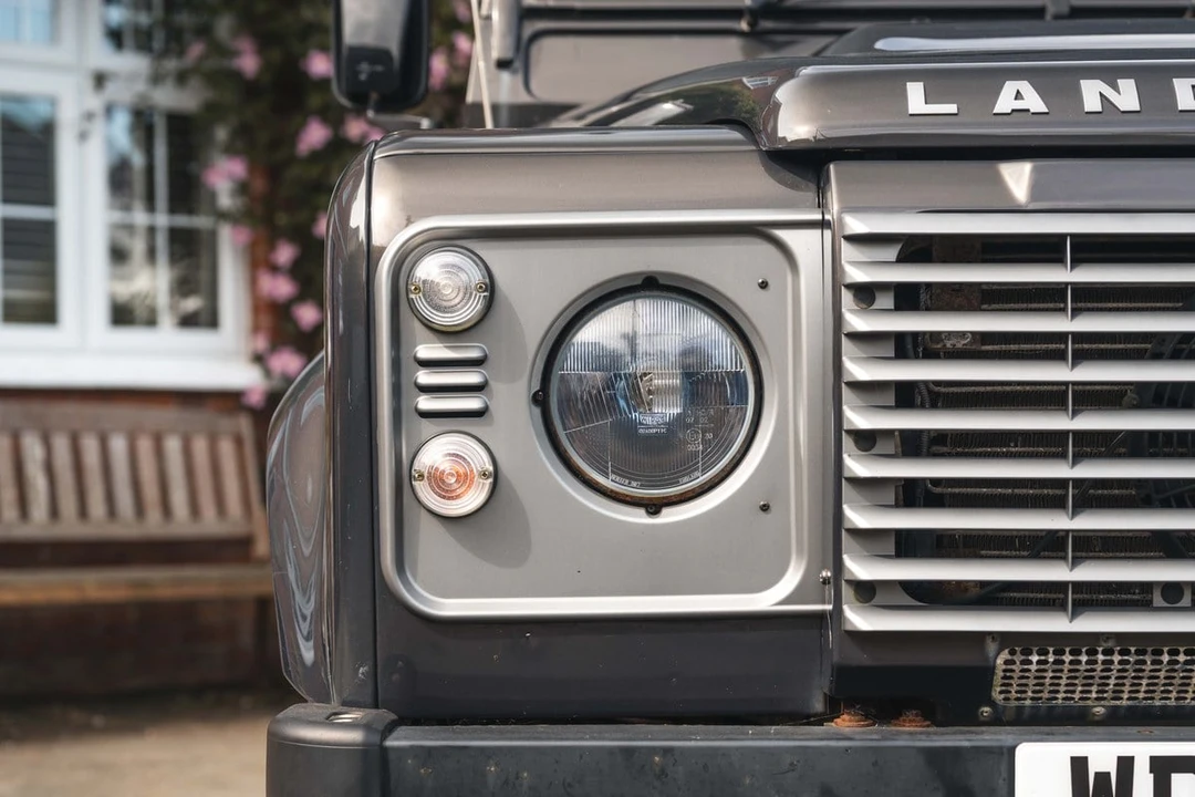 2013 Land Rover Defender 110 - Image 11 of 30