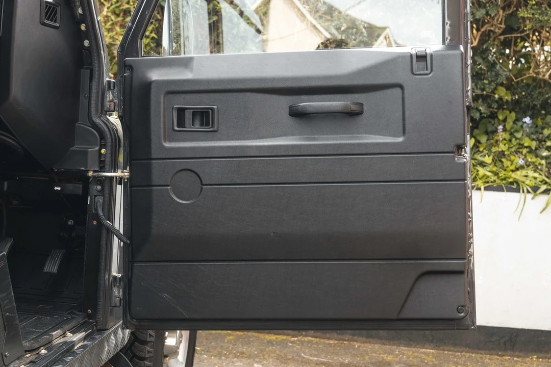 2013 Land Rover Defender 110 - Image 30 of 30