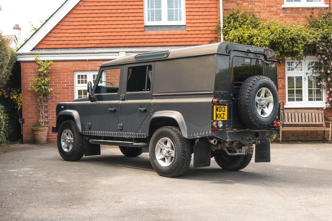 2013 Land Rover Defender 110 - Image 21 of 30