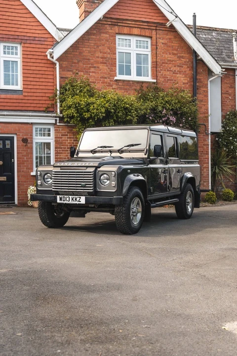 2013 Land Rover Defender 110 - Image 15 of 30