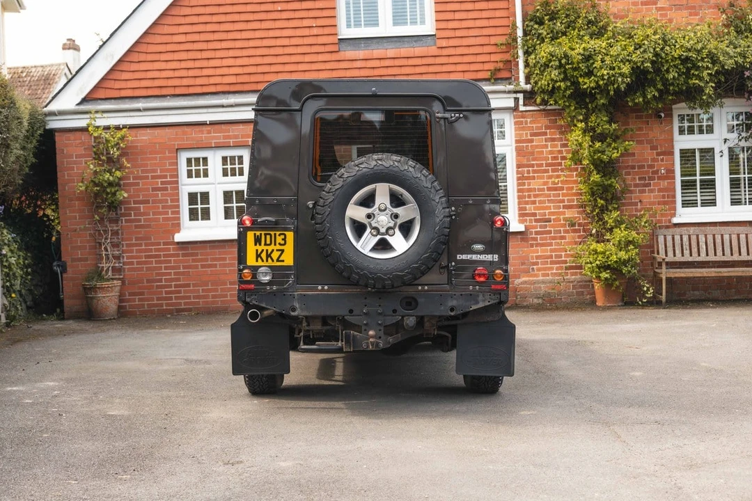 2013 Land Rover Defender 110 - Image 20 of 30