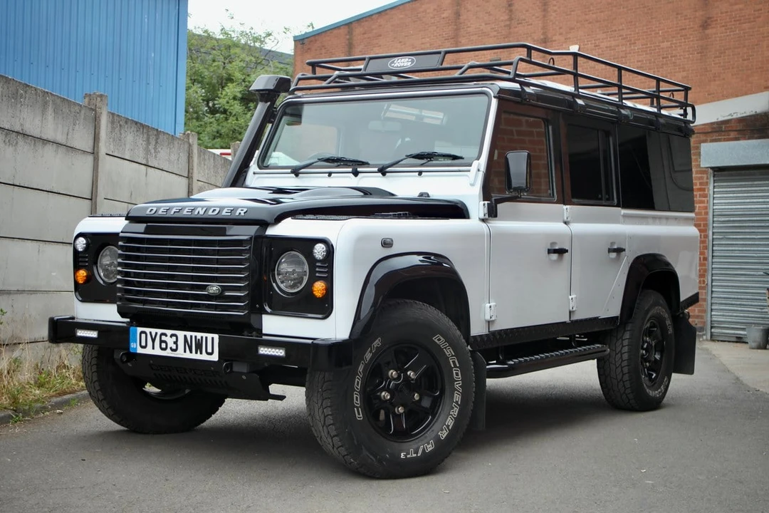 2013 Land Rover Defender 110 - Image 11 of 30