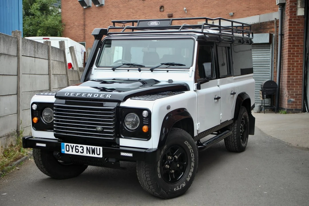 2013 Land Rover Defender 110 - Image 5 of 30