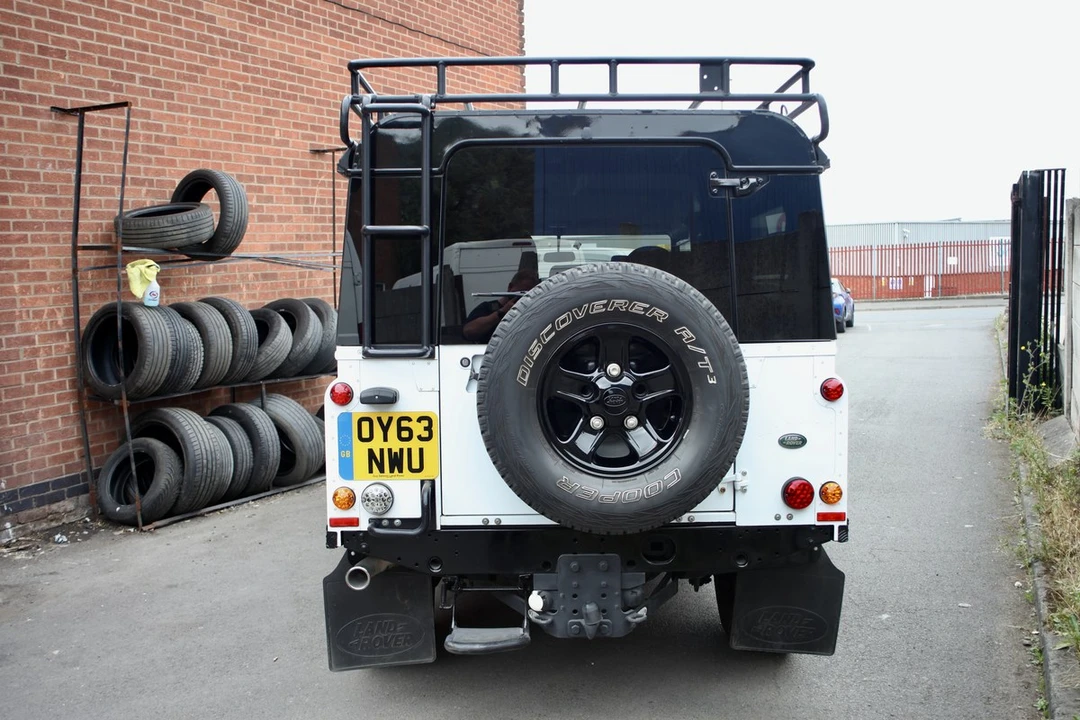 2013 Land Rover Defender 110 - Image 9 of 30