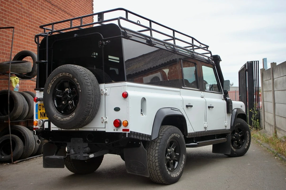 2013 Land Rover Defender 110 - Image 10 of 30