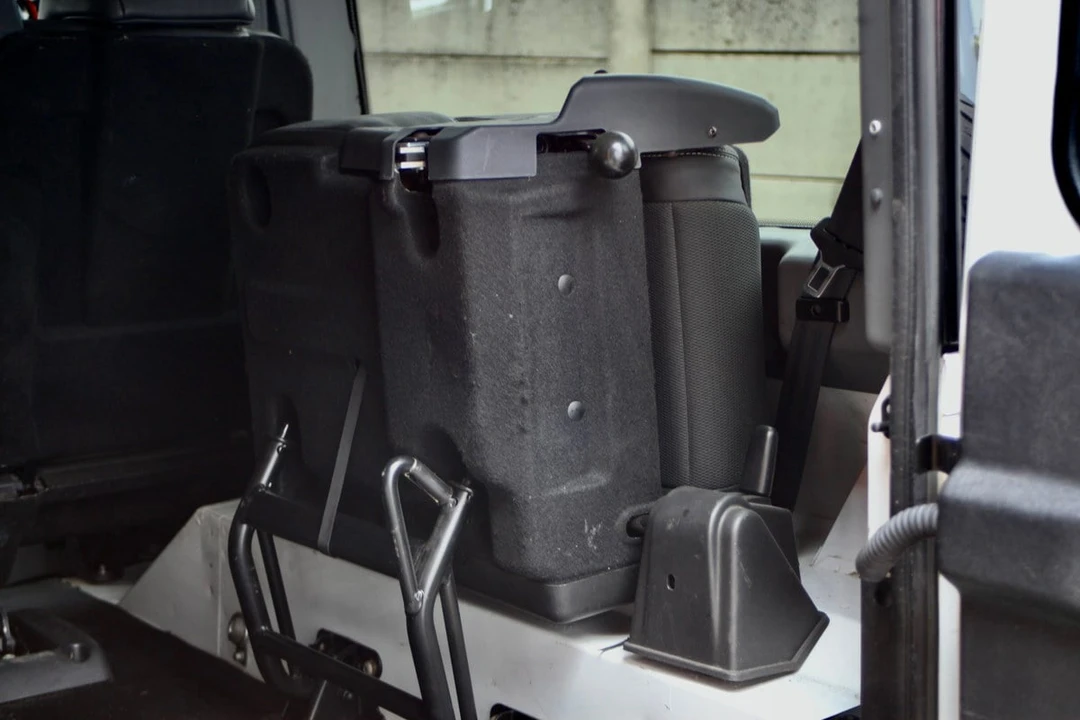 2013 Land Rover Defender 110 - Image 30 of 30
