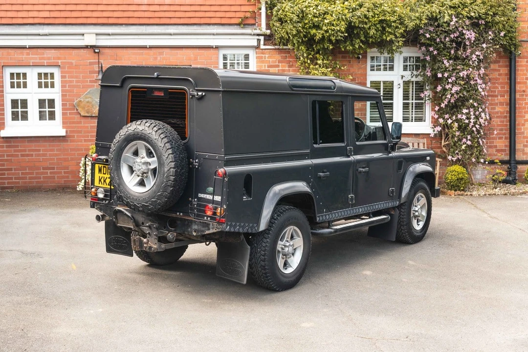 2013 Land Rover Defender 110 - Image 3 of 30