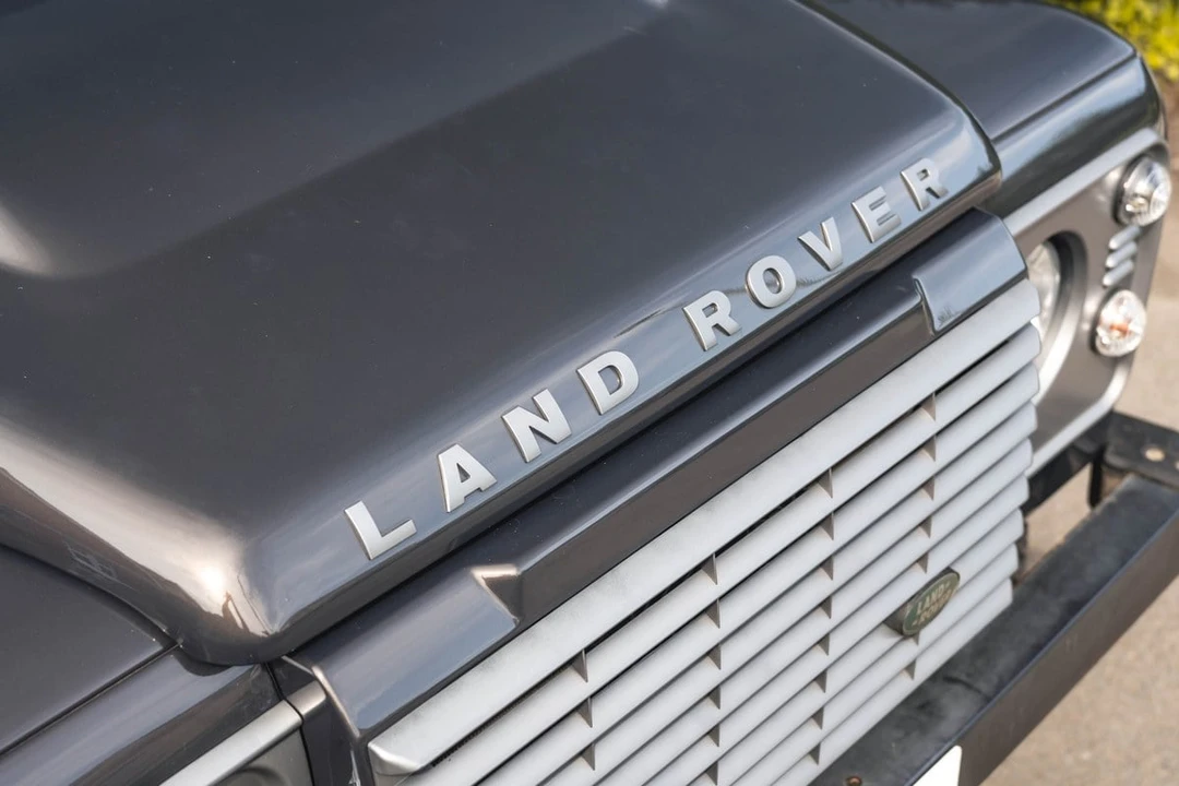 2013 Land Rover Defender 110 - Image 9 of 30