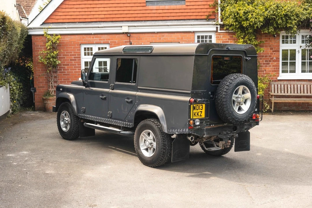 2013 Land Rover Defender 110 - Image 22 of 30