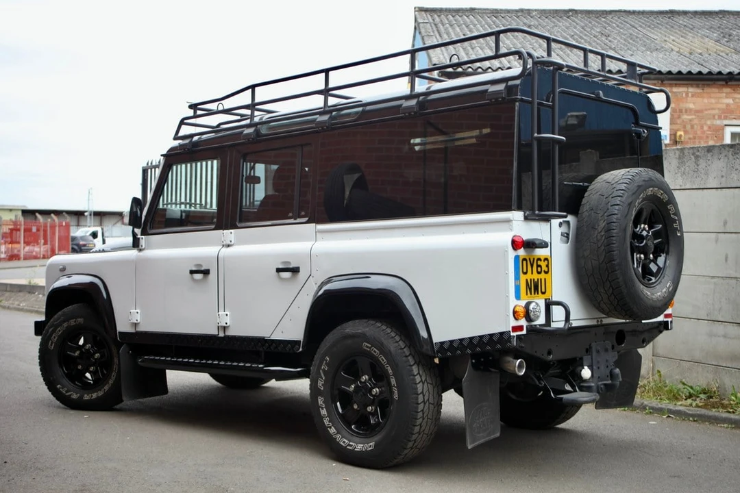 2013 Land Rover Defender 110 - Image 17 of 30