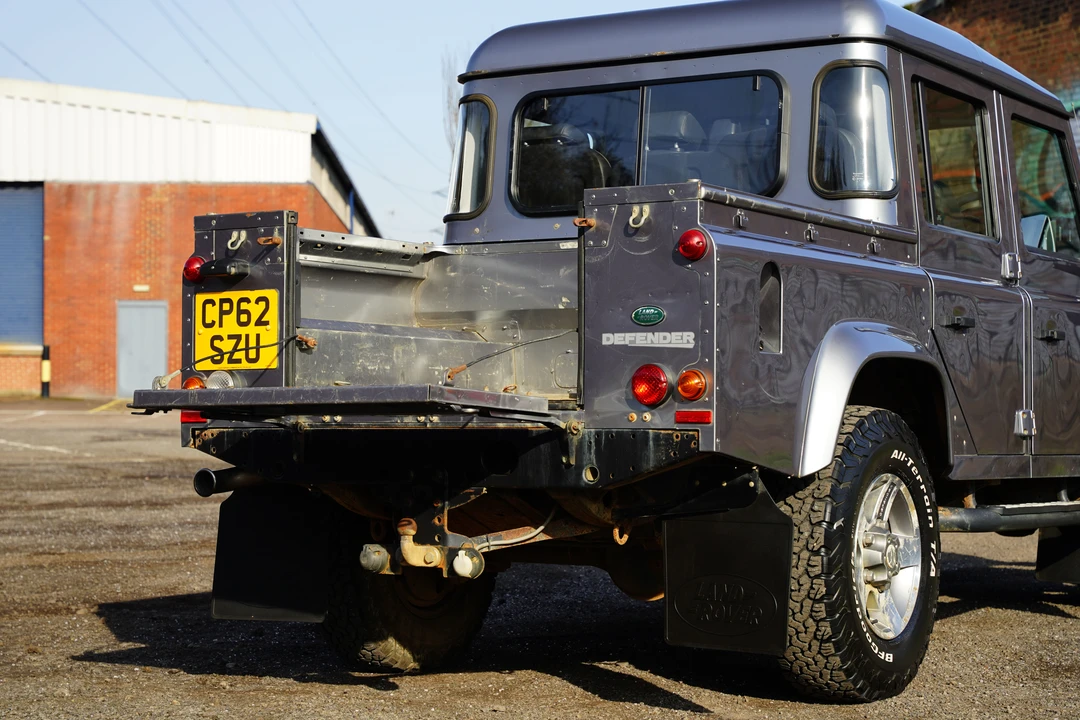 2013 Land Rover Defender 110 - Image 26 of 31