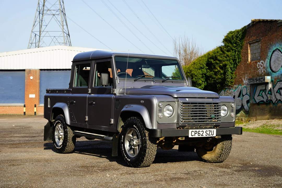 2013 Land Rover Defender 110 - Image 9 of 31