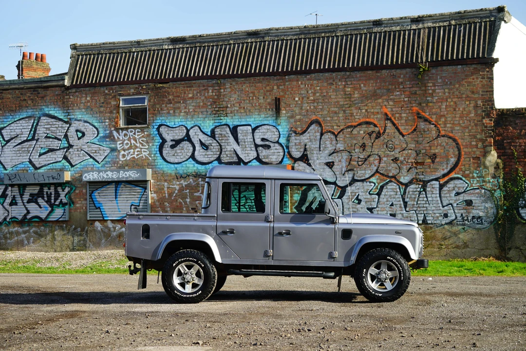 2013 Land Rover Defender 110 - Image 24 of 31