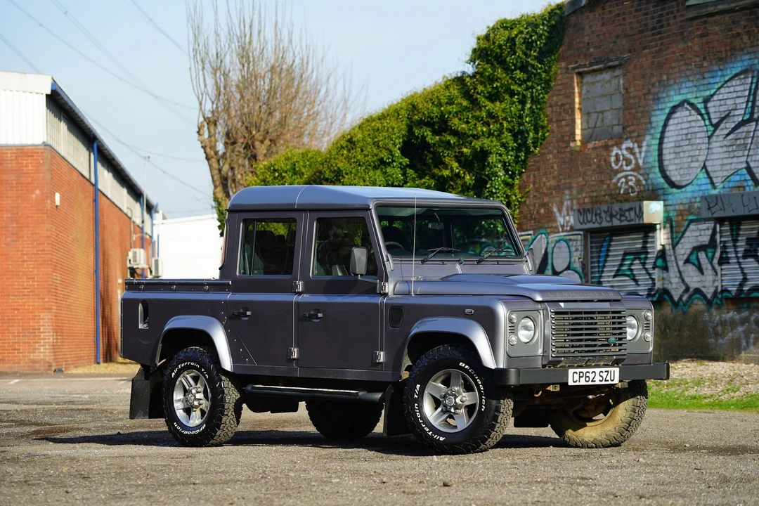 2013 Land Rover Defender 110 - Image 25 of 31