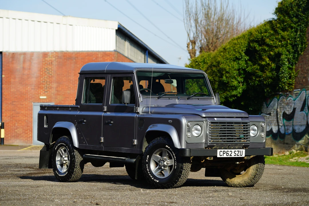 2013 Land Rover Defender 110 - Image 17 of 31