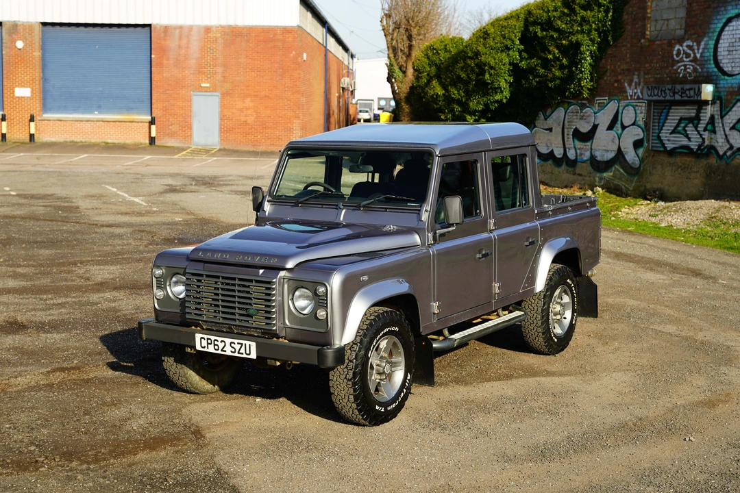 2013 Land Rover Defender 110 - Image 19 of 31