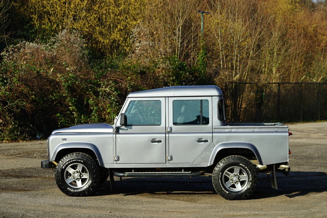 2013 Land Rover Defender 110 - Image 12 of 31