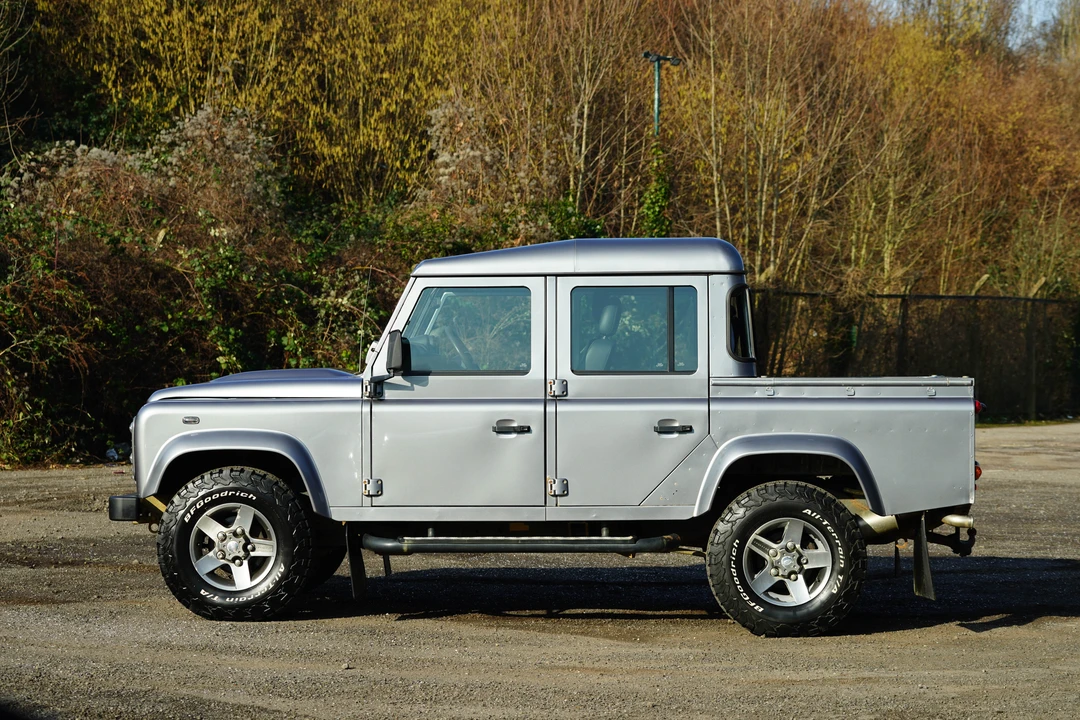 2013 Land Rover Defender 110 - Image 4 of 31