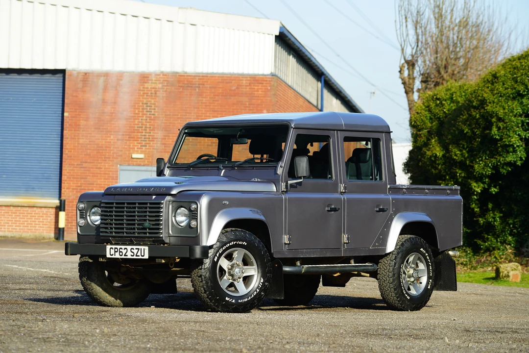 2013 Land Rover Defender 110 - Image 11 of 31