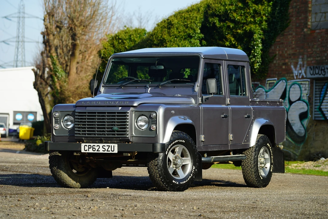 2013 Land Rover Defender 110 - Image 3 of 31