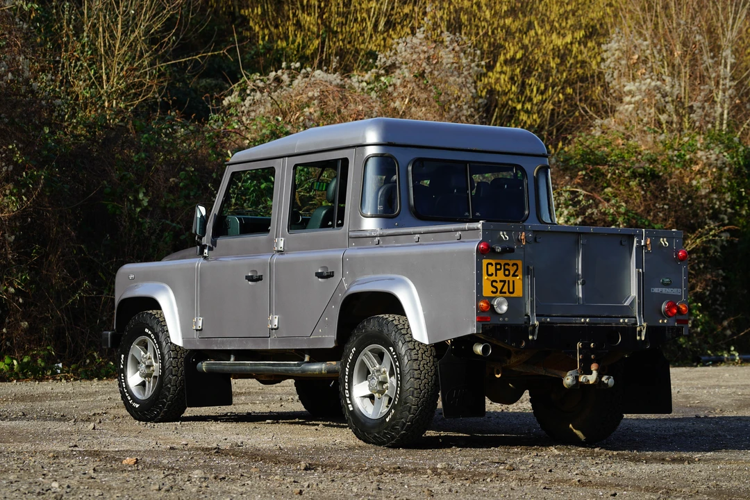 2013 Land Rover Defender 110 - Image 13 of 31