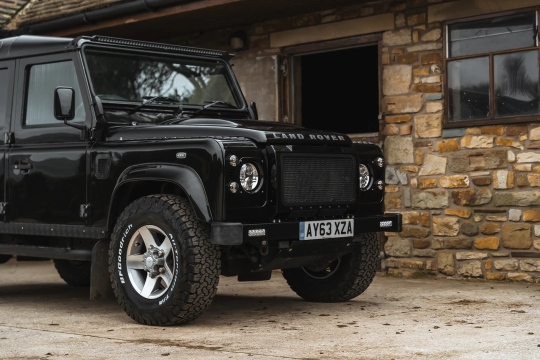 2013 Land Rover Defender 110 - Image 11 of 31