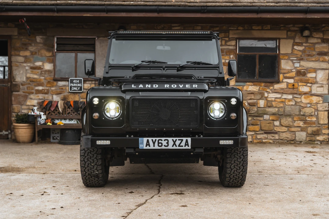 2013 Land Rover Defender 110 - Image 10 of 31