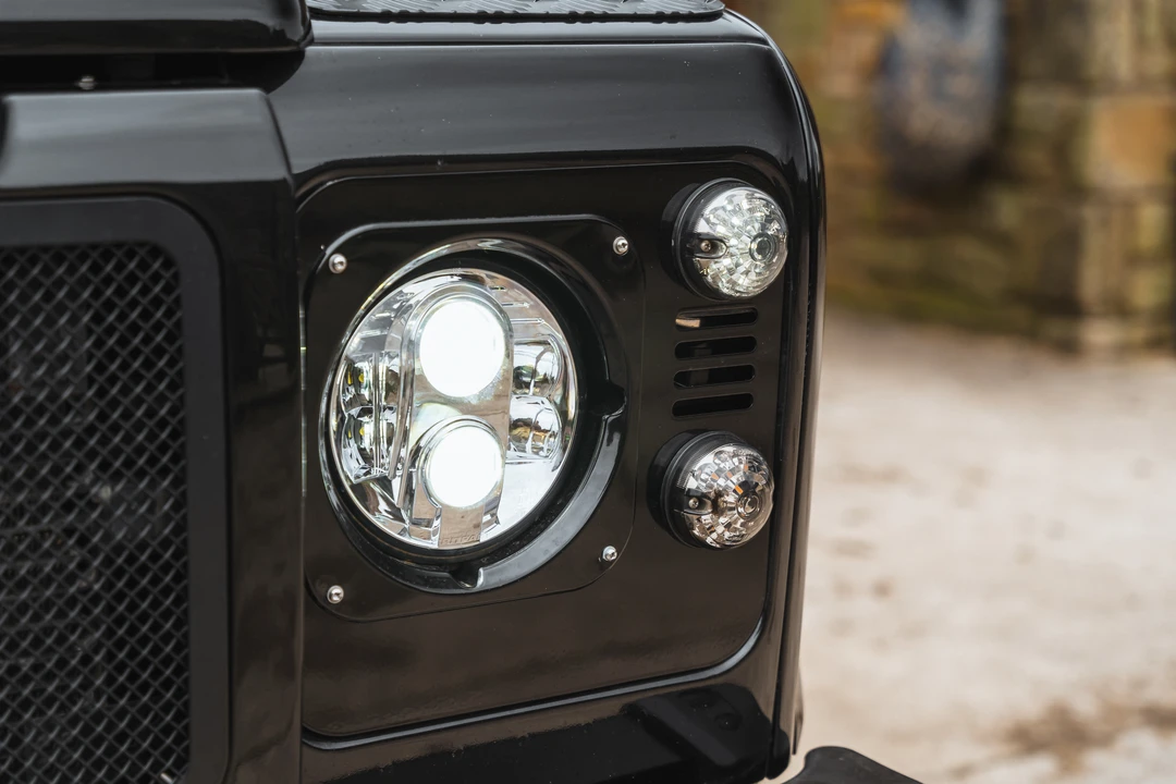 2013 Land Rover Defender 110 - Image 16 of 31