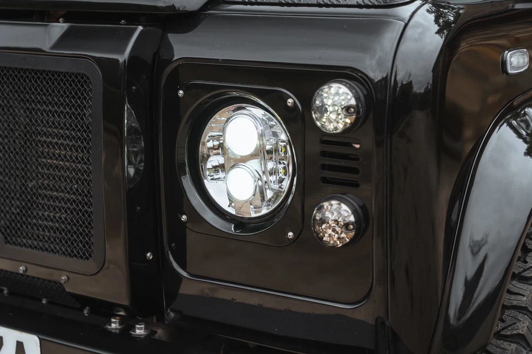 2013 Land Rover Defender 110 - Image 17 of 31
