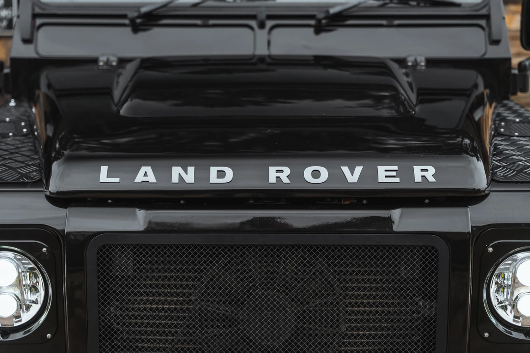 2013 Land Rover Defender 110 - Image 19 of 31