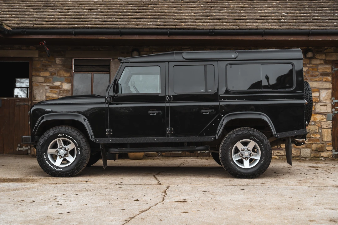 2013 Land Rover Defender 110 - Image 8 of 31
