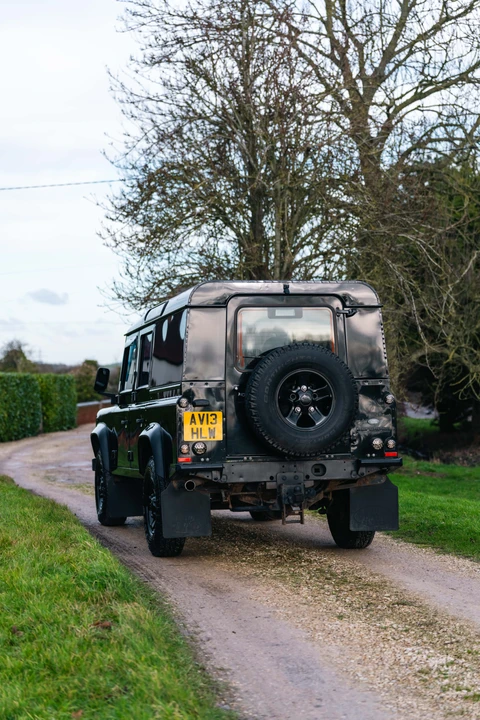 2013 Land Rover Defender 110 - Image 17 of 31