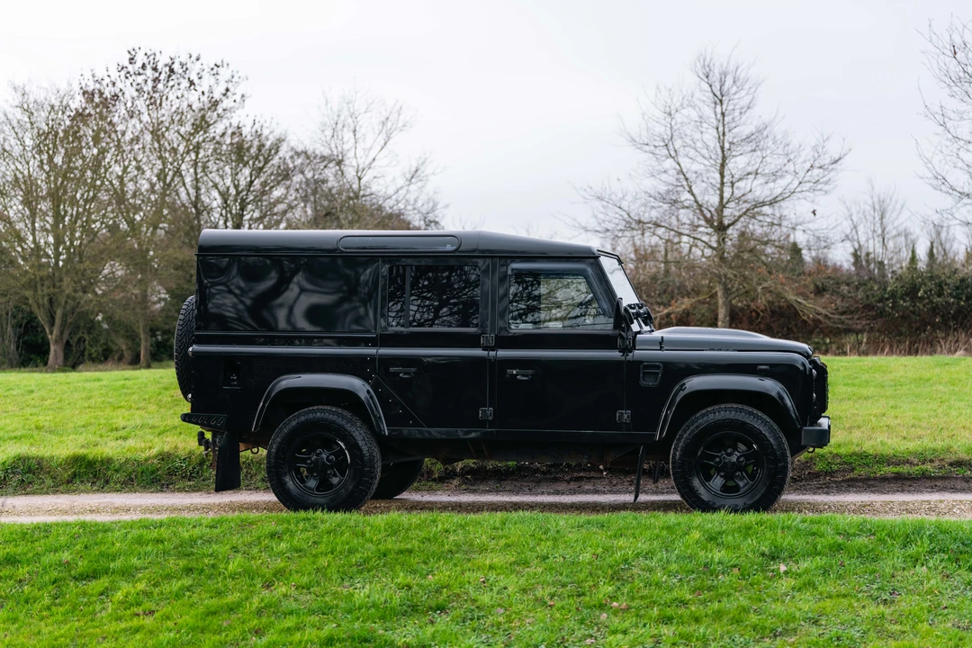 2013 Land Rover Defender 110 - Image 4 of 31