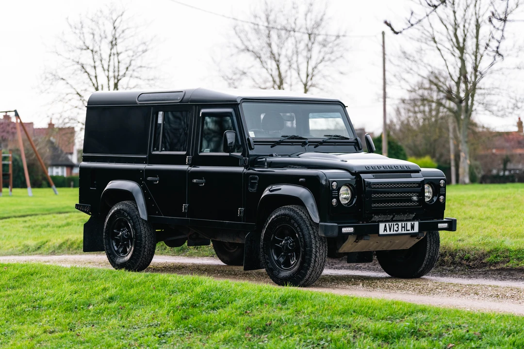2013 Land Rover Defender 110 - Image 3 of 31