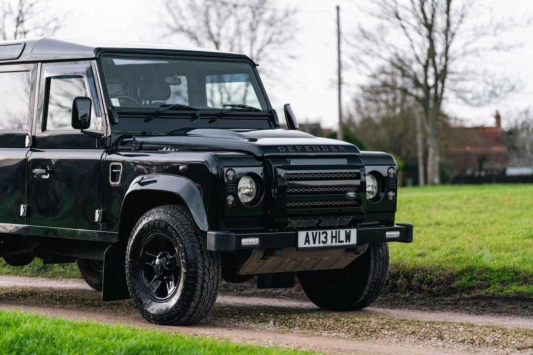 2013 Land Rover Defender 110 - Image 19 of 31