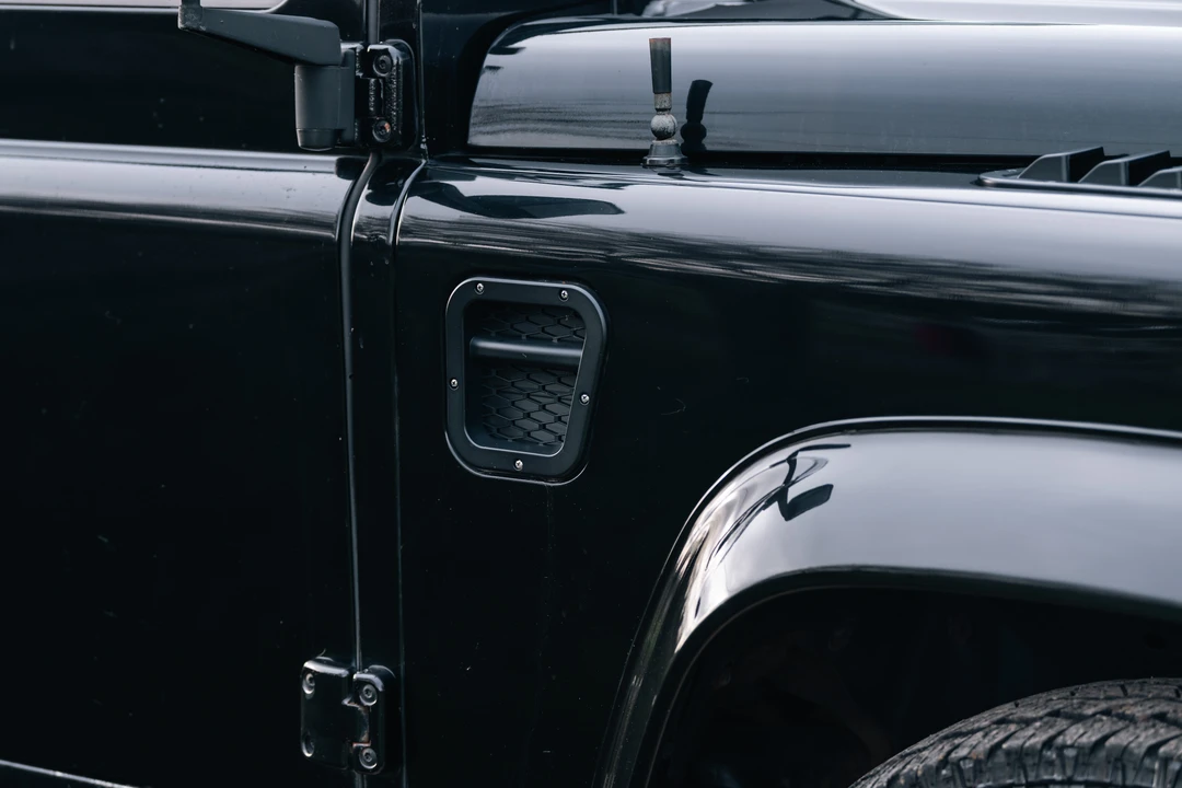 2013 Land Rover Defender 110 - Image 22 of 31
