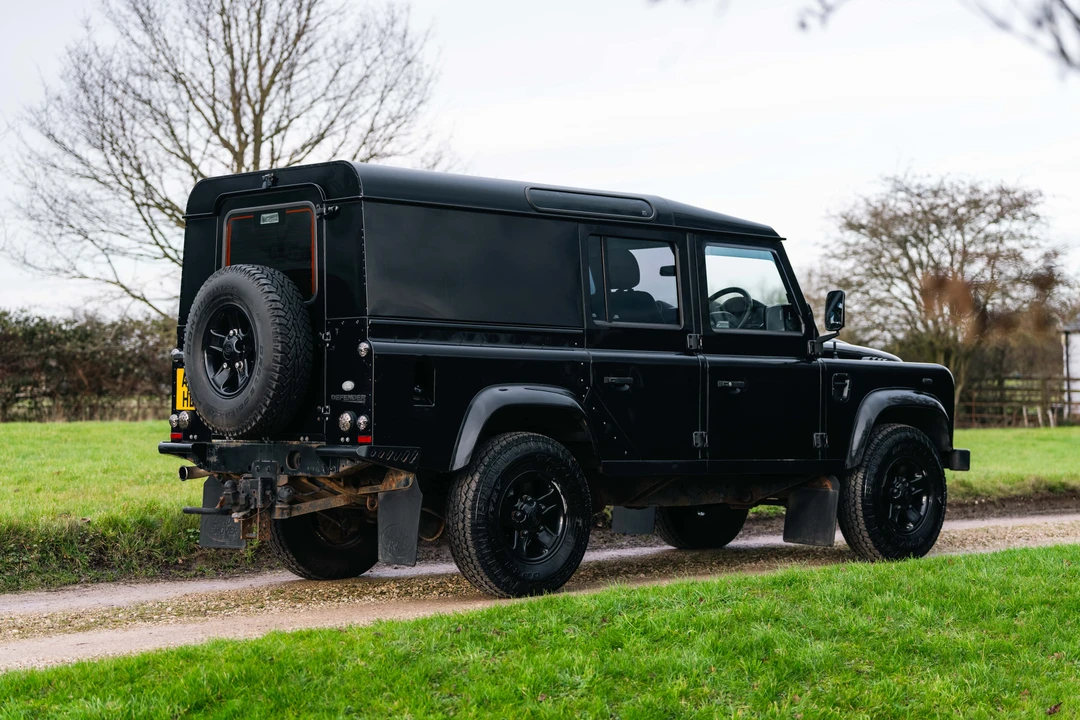 2013 Land Rover Defender 110 - Image 5 of 31