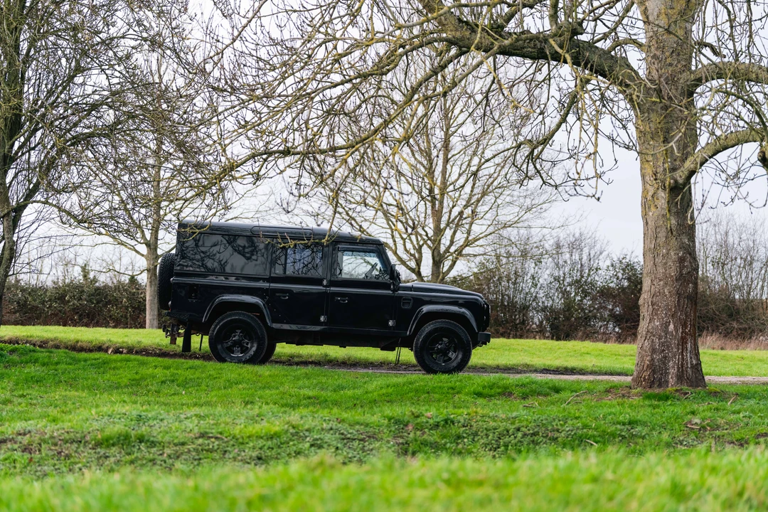 2013 Land Rover Defender 110 - Image 14 of 31