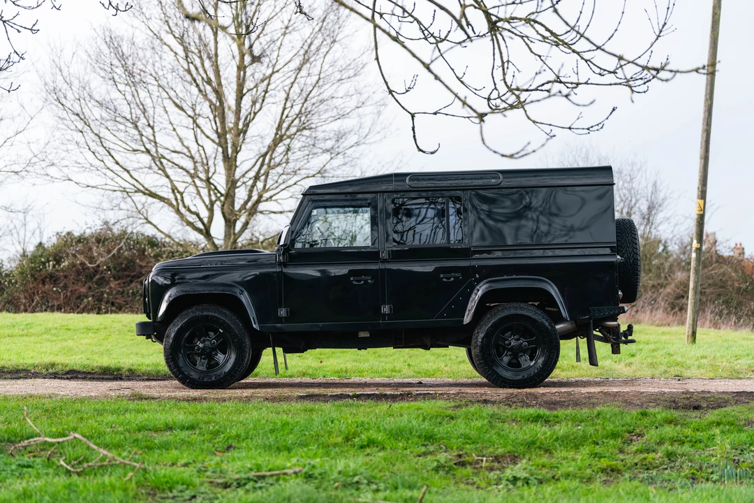 2013 Land Rover Defender 110 - Image 8 of 31