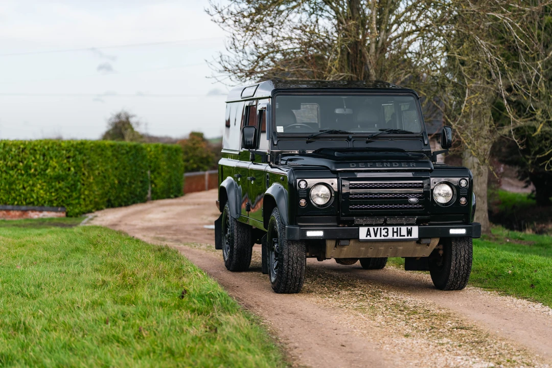 2013 Land Rover Defender 110 - Image 10 of 31