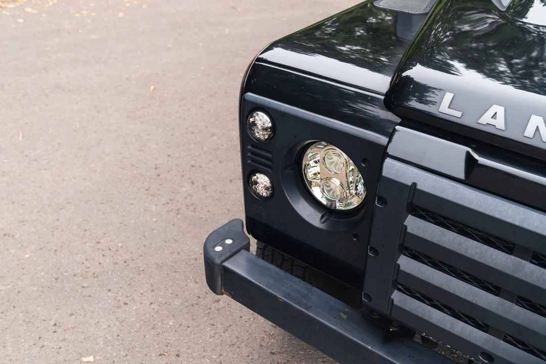 2013 Land Rover Defender 110 - Image 14 of 31