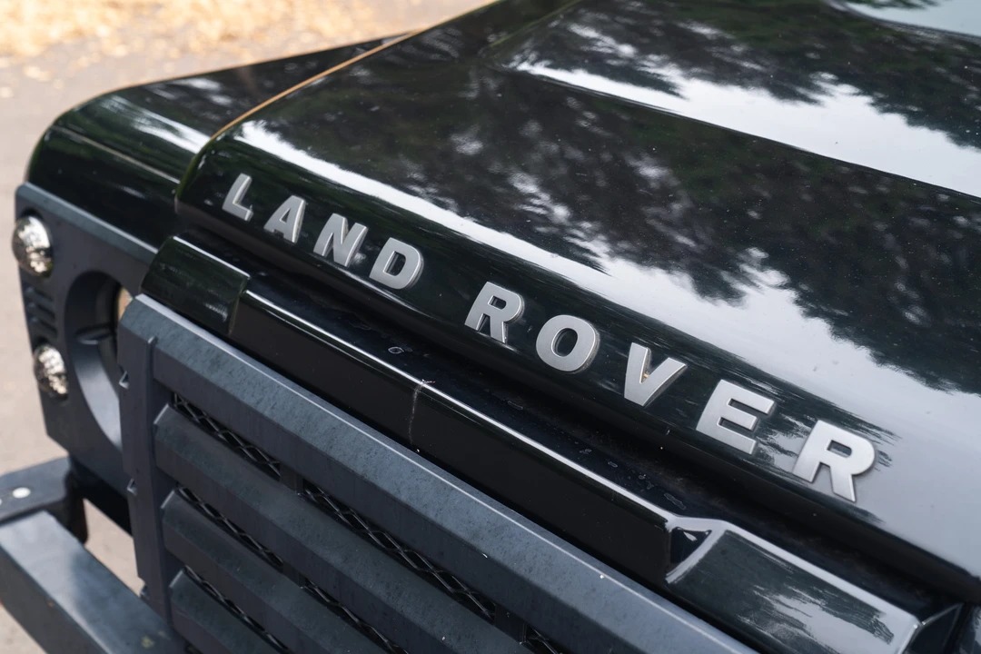 2013 Land Rover Defender 110 - Image 16 of 31