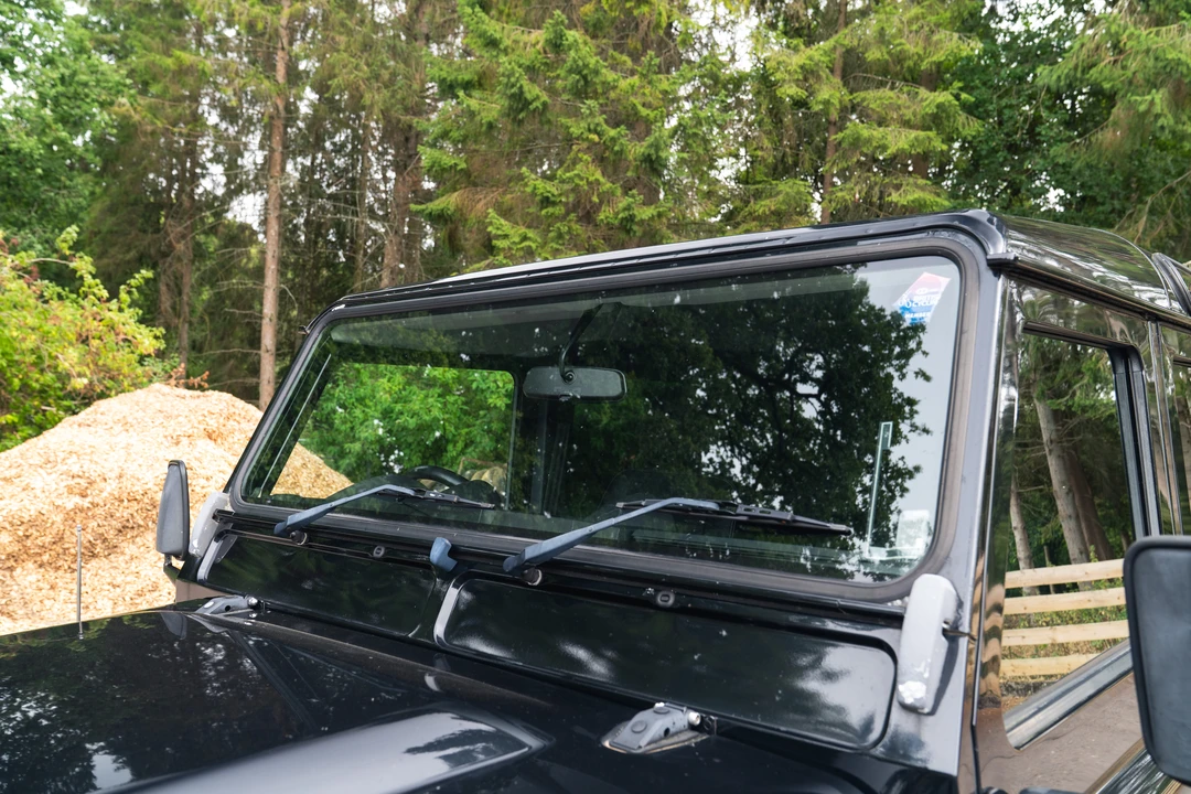 2013 Land Rover Defender 110 - Image 17 of 31