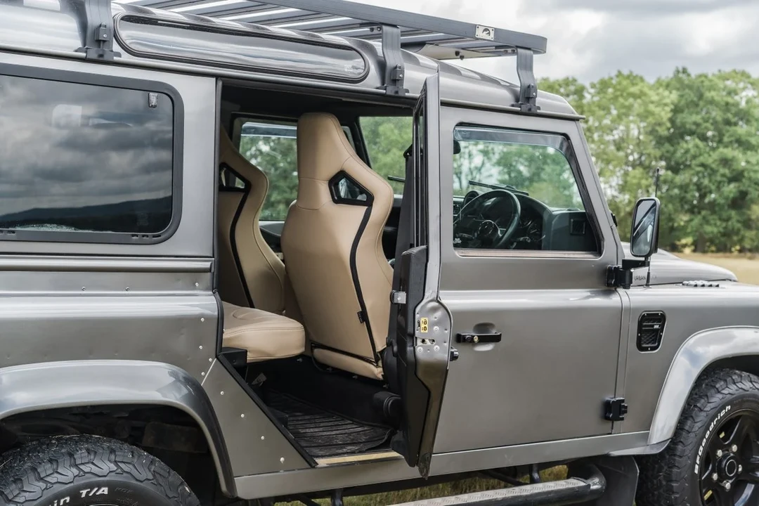 2013 Land Rover Defender 110 - Image 22 of 30